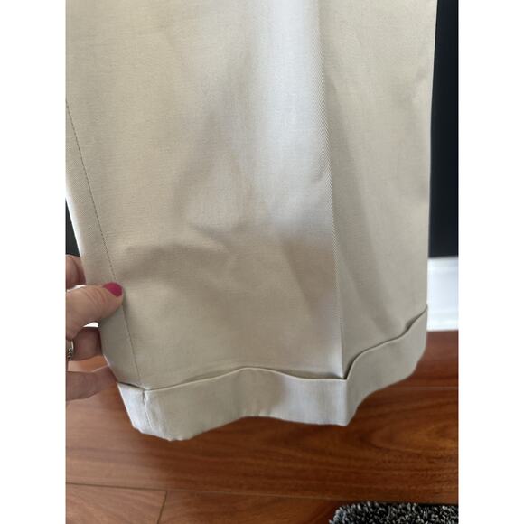 Eddie Bauer Relaxed Fit NEW Pleated Khaki Trousers - Size 42 X 30 - Picture 3 of 7